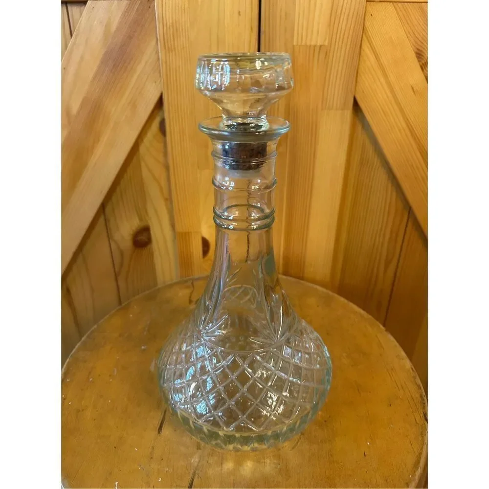 Vintage 1980 Mogan David Wine Co. Limited Ed. Collection Clear Decanter (5057)